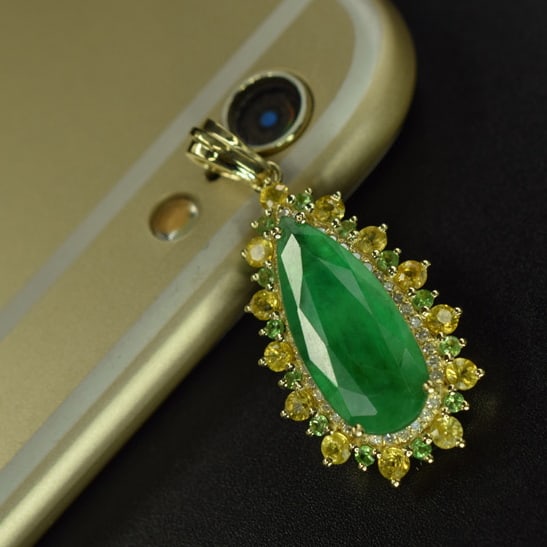 14k Gold 3.16 Ctw Natural Emerald & Diamond Pendant( Without Chain ): Ref:231063146 // gold content:14k gold // main gemstone:emerald // shape:pear // carat weight:3. 05ct // color:green // treatment:natural // // adjacent gemstone 2 : diamond // number of stones:37