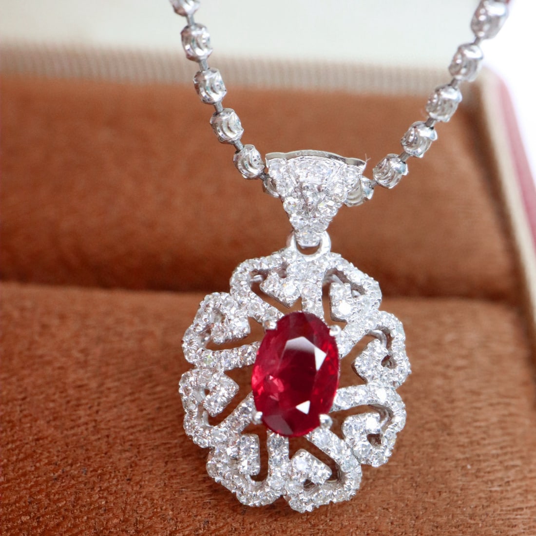 14k Gold 1.33 Ctw Natural Ruby & Diamond Pendant( Without Chain ): Ref:231063150 // gold content:14k gold // main gemstone:ruby // shape:oval // carat weight:0. 83ct // color:pigeonblood red // treatment:natural // // adjacent gemstone 2 : diamond // shape:round