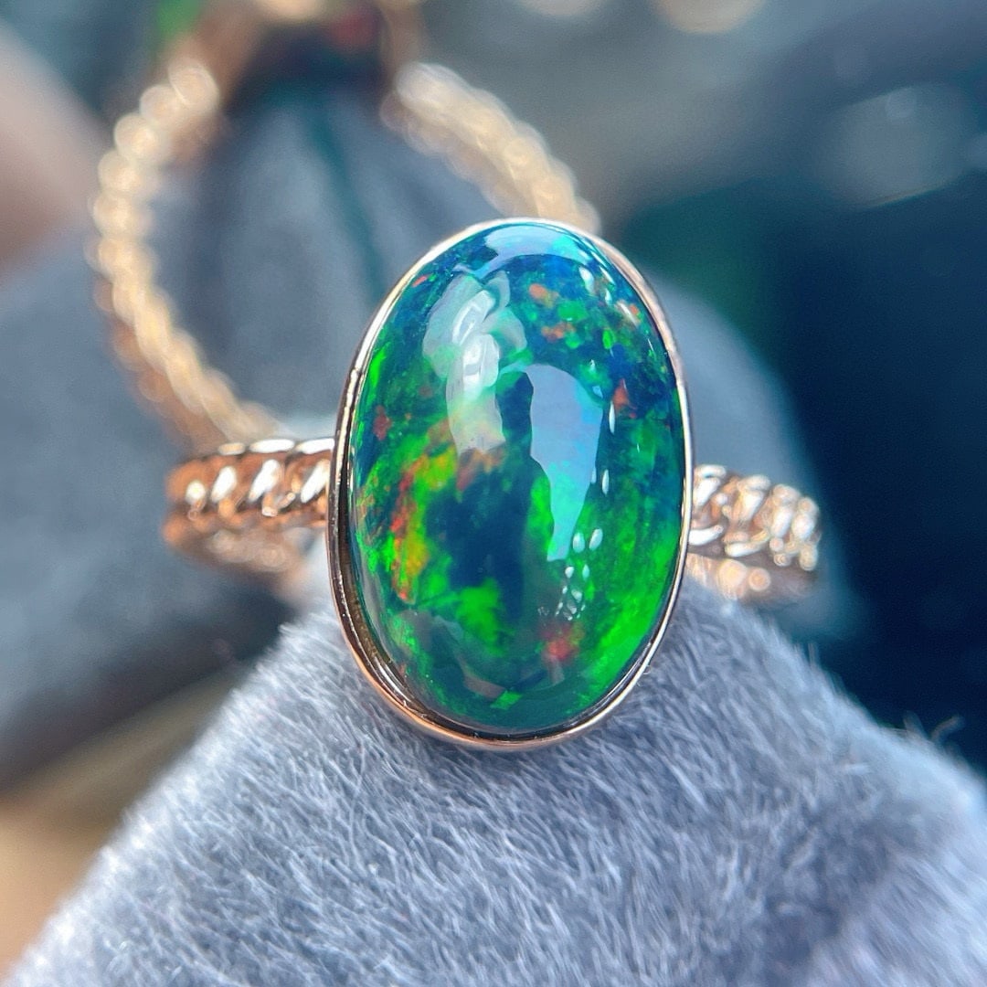 14k Gold 4.8 Ct Natural Opal Ring - 5
