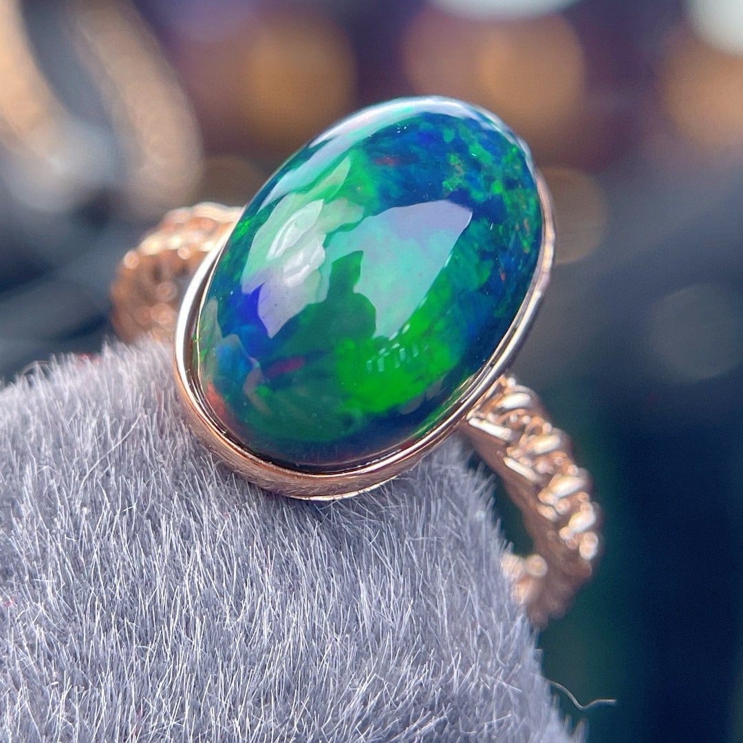 14k Gold 4.8 Ct Natural Opal Ring - 6