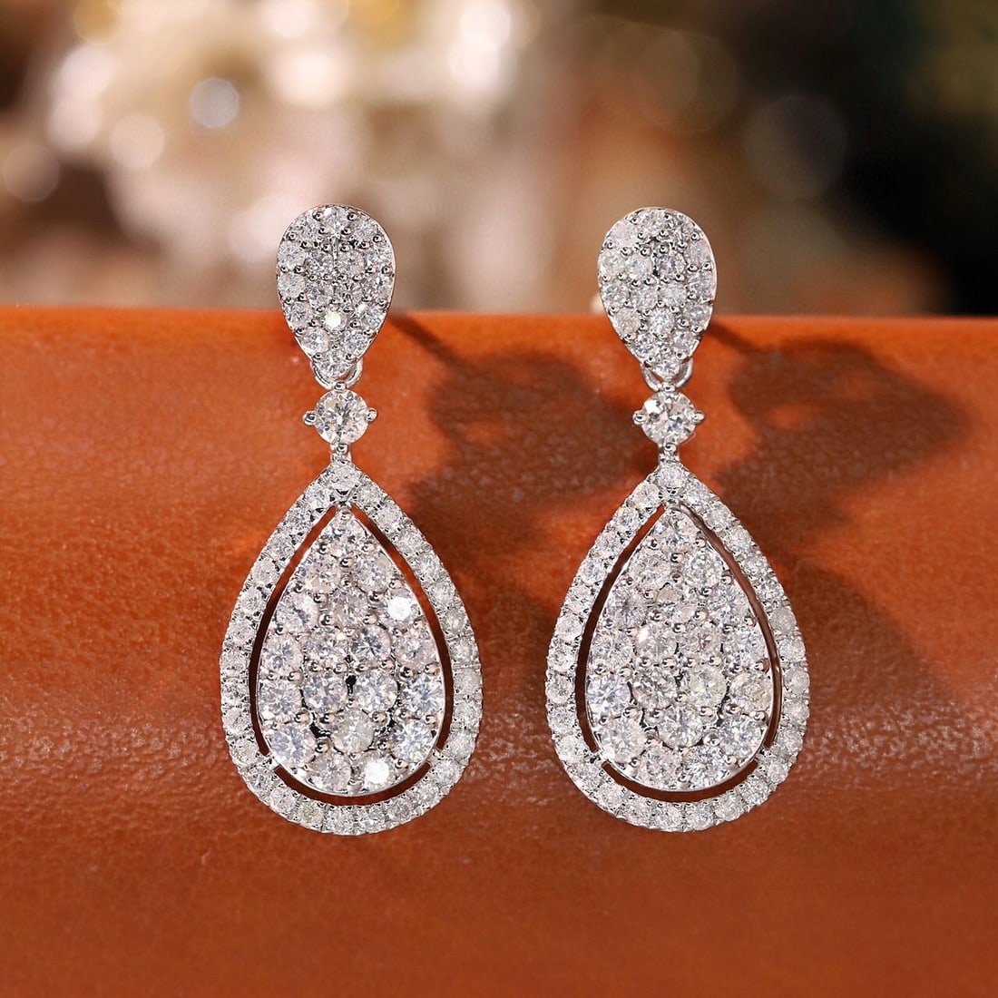 14k Gold 1.6 Ct Natural H Diamond Earrings: Ref:231063195 // gold content:14k gold // main gemstone:diamond // shape:round // carat weight:1. 6ct // clarity grade:vs-si // color:h // treatment:natural // cut grade:g // High Estimate: