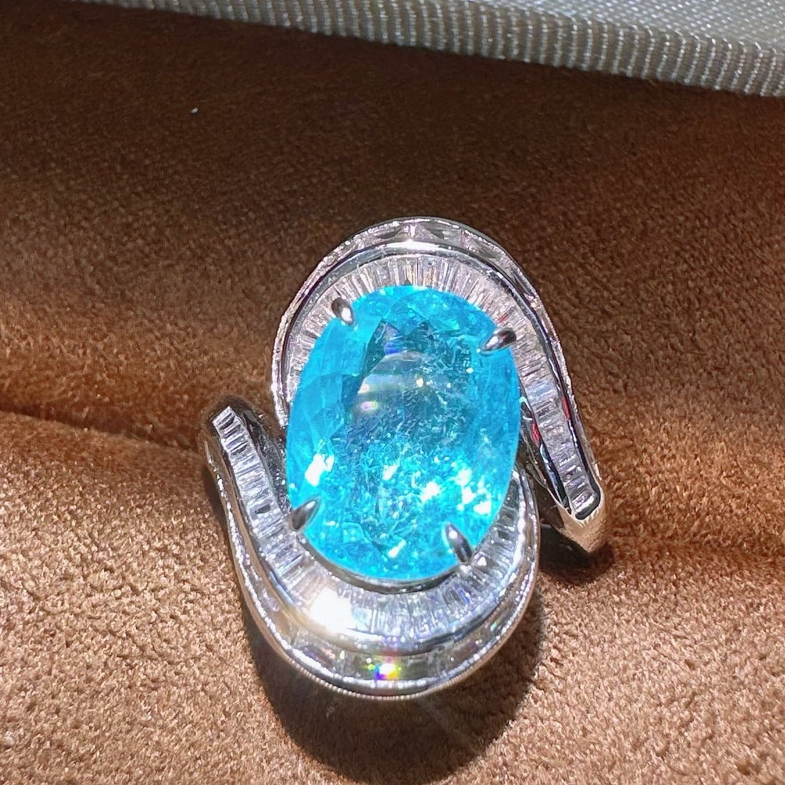 14k Gold 3.88 Ctw Natural Paraiba Tourmaline & Diamond Ring - 2