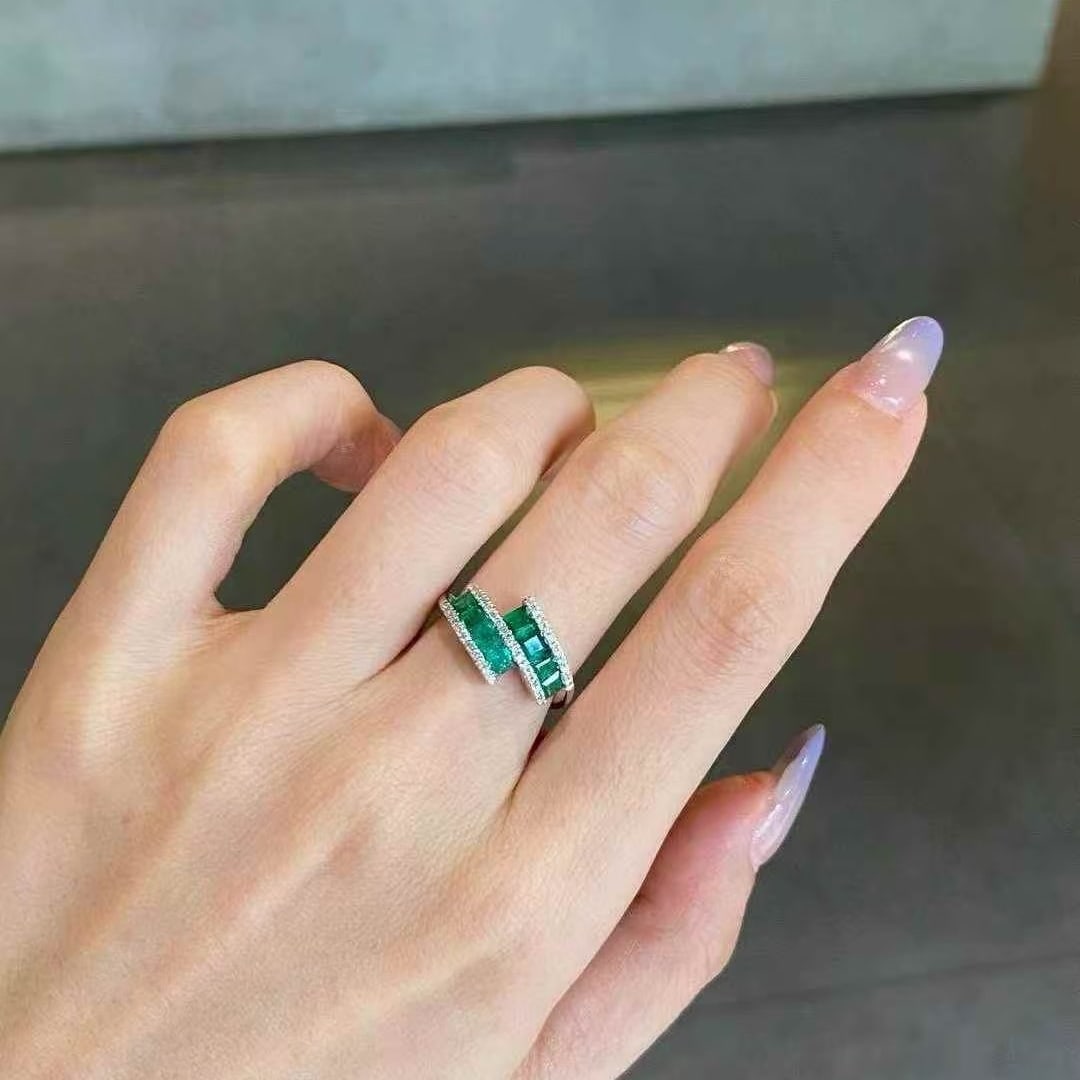 14k Gold 1 Ct Natural Emerald & Diamond Ring - 3