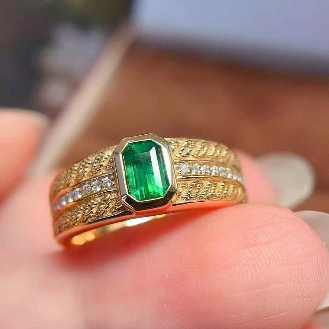 14k Gold 0.62 Ctw Vivid Green Natural Emerald & Diamond Ring: Ref:231063221 // gold content:14k gold // ring size:7. 25us // // main gemstone:emerald // shape:octagonal // carat weight:0. 5ct // color:vivid green // treatment:natural // // adjacent gemstone 2 :