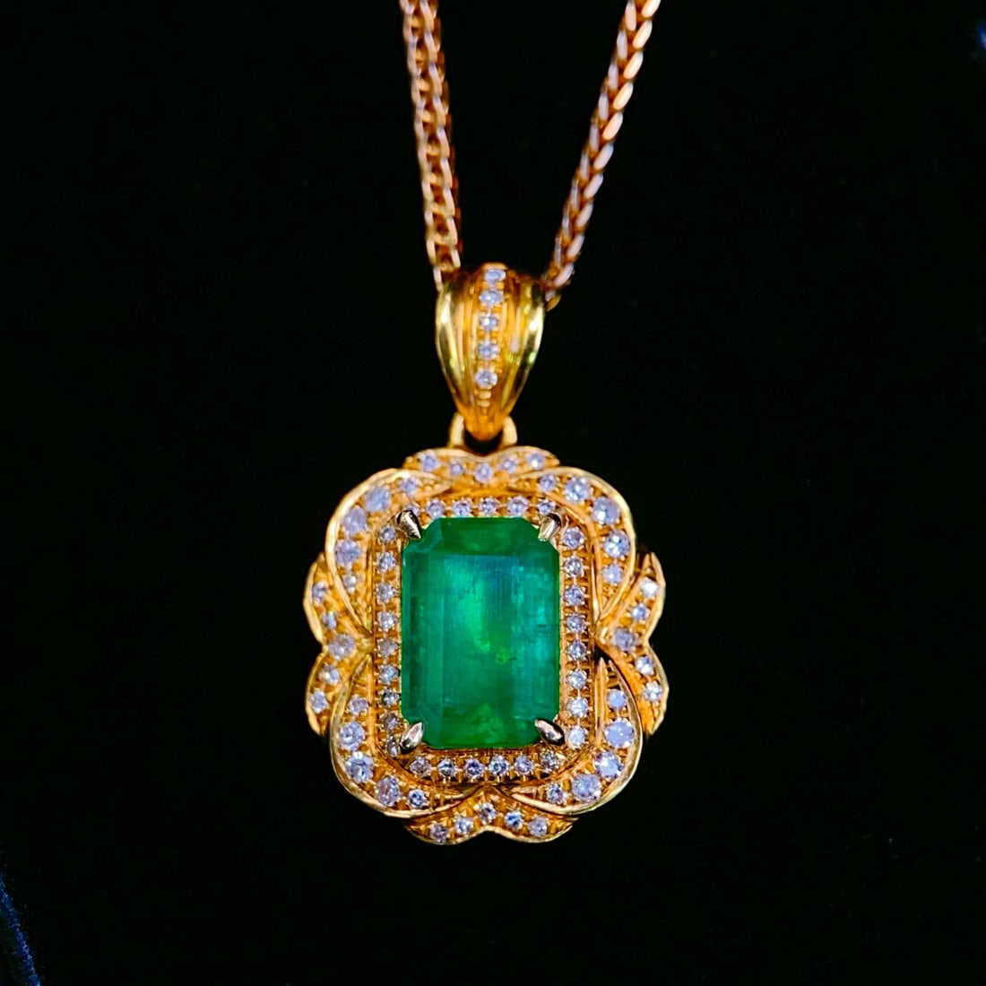 14k Gold 1.40 Ctw Vivid Green Natural Emerald & Diamond Pendant( Without Chain ) (1 of 5)