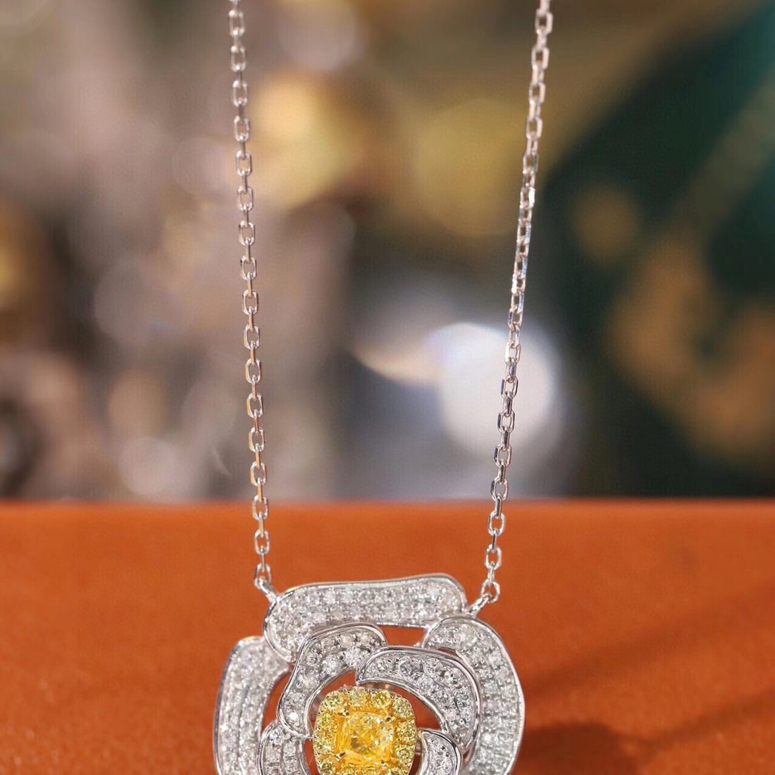 14k Gold 0.60 Ctw Natural Yellow Diamond & Diamond Necklace: Ref:231063234 // gold content:14k gold // main gemstone:yellow diamond // shape:cushion // carat weight:0. 13ct // color:yellow // treatment:natural // // adjacent gemstone 2 : diamond //