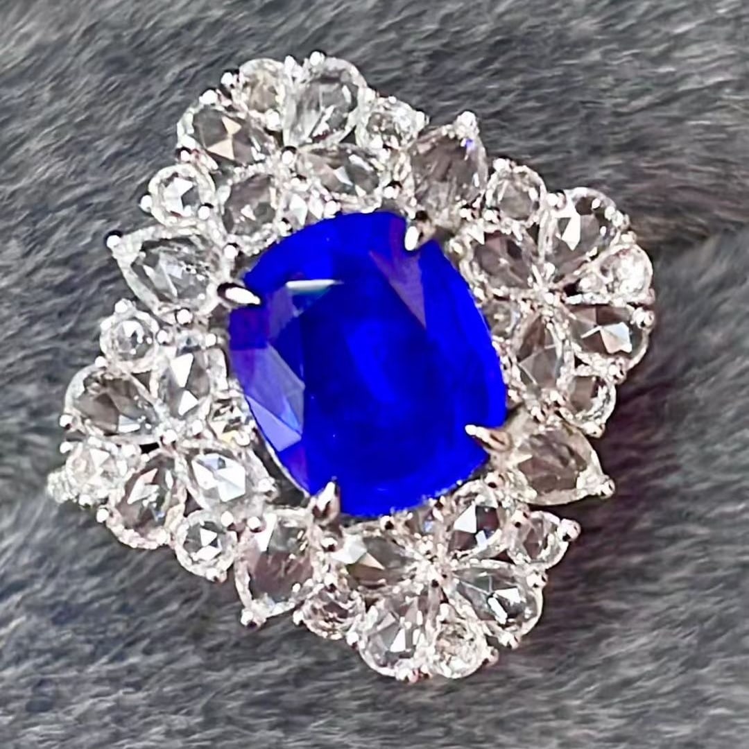 14k Gold 2 Ct Natural Sapphire & Diamond & Sapphire Ring: Ref:231063257 // gold content:14k gold // ring size:7. 25us // // main gemstone:sapphire // shape:cushion // carat weight:2ct // color:royal blue // treatment:natural // // adjacent gemstone 2 :
