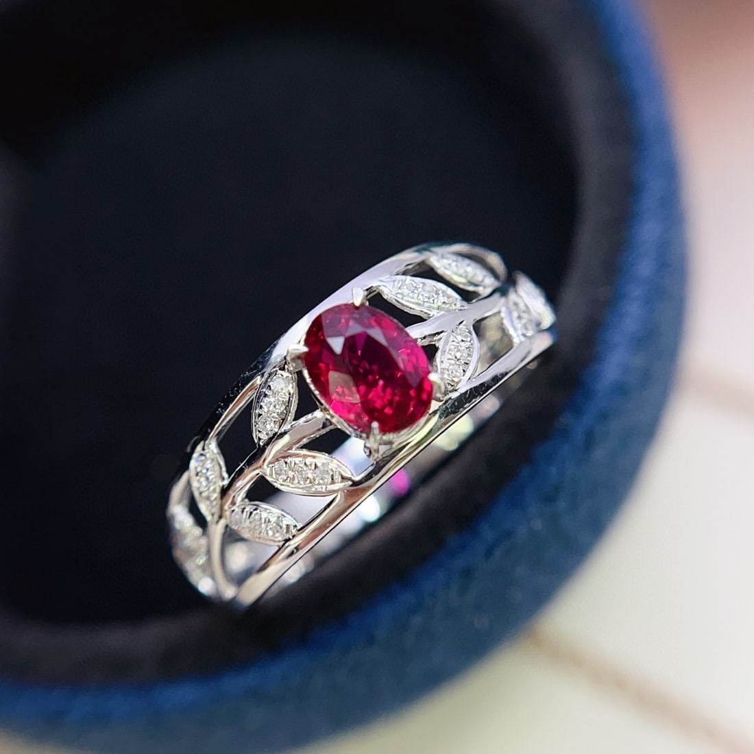 14k Gold 0.70 Ct Natural Ruby & Diamond Ring: Ref:231064043 // gold content:14k gold // ring size:7. 25us // // main gemstone:ruby // shape:oval // carat weight:0. 70ct // color:red // treatment:natural // // adjacent gemstone 2 : diamond // numb