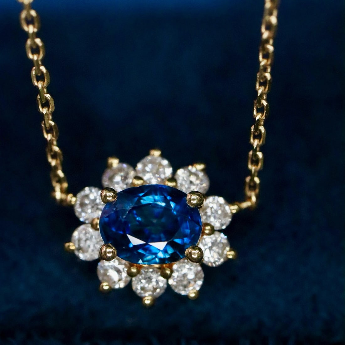 14k Gold 0.75 Ctw Natural Sapphire & Diamond Necklace: Ref:231064108 // gold content:14k gold // main gemstone:sapphire // shape:oval // carat weight:0. 55ct // color:blue // treatment:natural // // adjacent gemstone 2 : diamond // shape:round // carat we