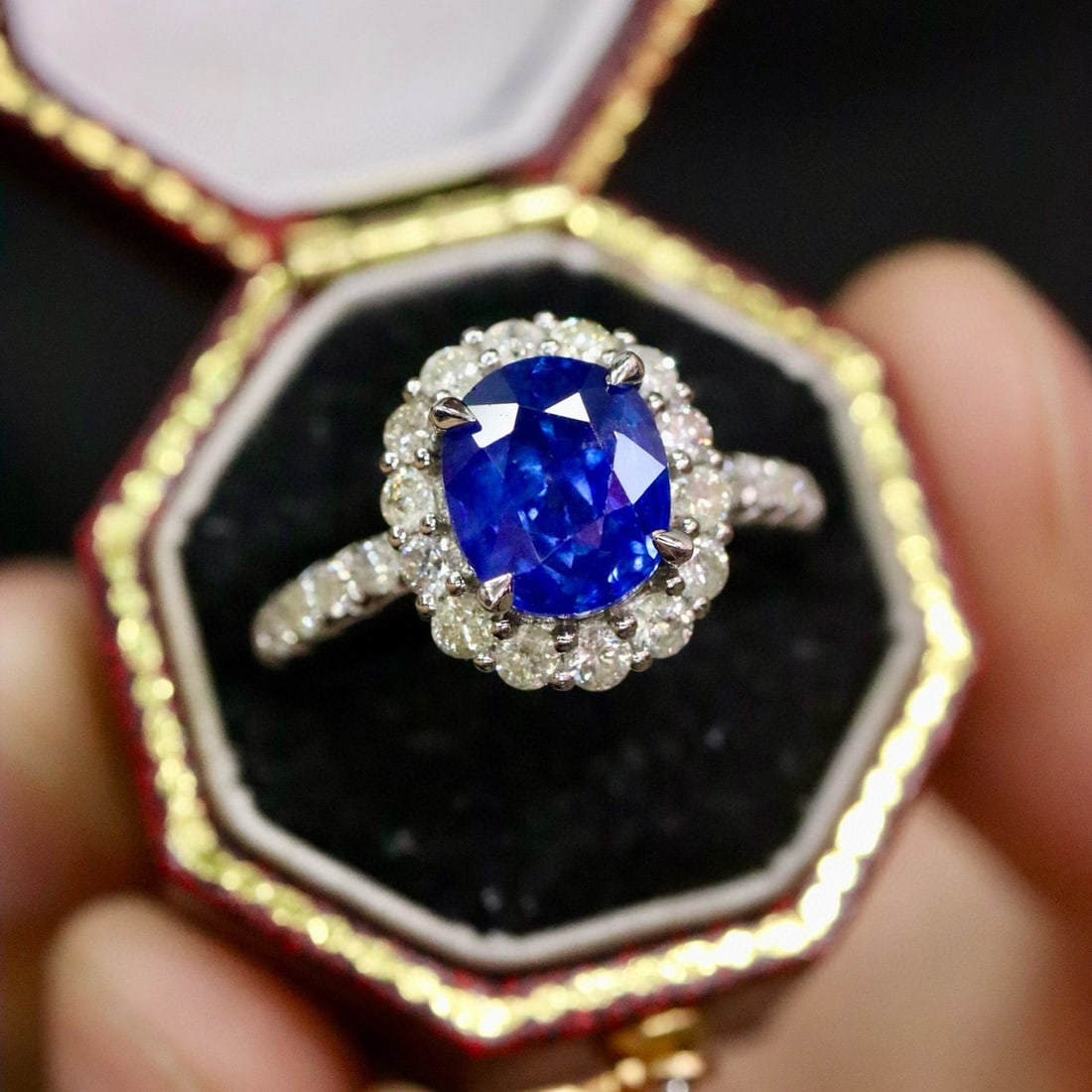 14k Gold 3.17 Ctw Natural Sapphire & Diamond Ring: Ref:231064109 // gold content:14k gold // ring size:7. 25us // // main gemstone:sapphire // shape:oval // carat weight:2. 45ct // color:blue // treatment:natural // // adjacent gemstone 2 :