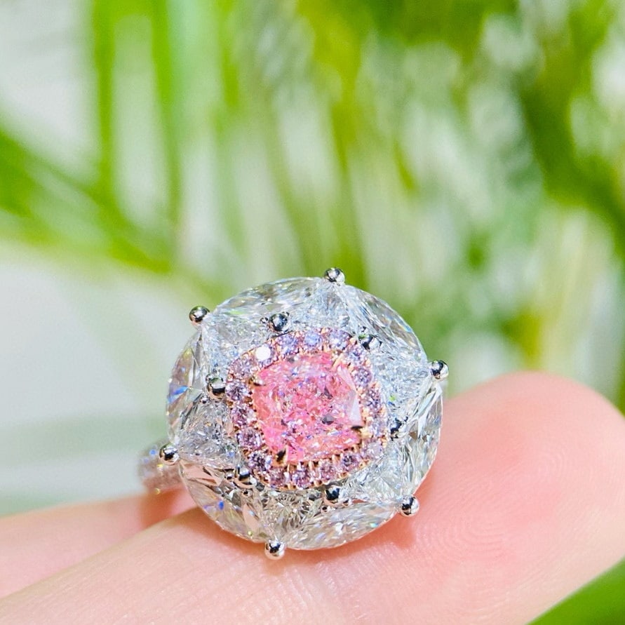 Gia Certified 14k Gold 3.80 Ctw Natural Pink Diamond & Diamond Ring/pendant( Without Chain ): Ref:231064125 // gold content:14k gold // ring size:7. 25us // // main gemstone:pink diamond // certified:gia // shape:cushion // carat weight:1. 01ct // clarity grade:i1 // color:pink //