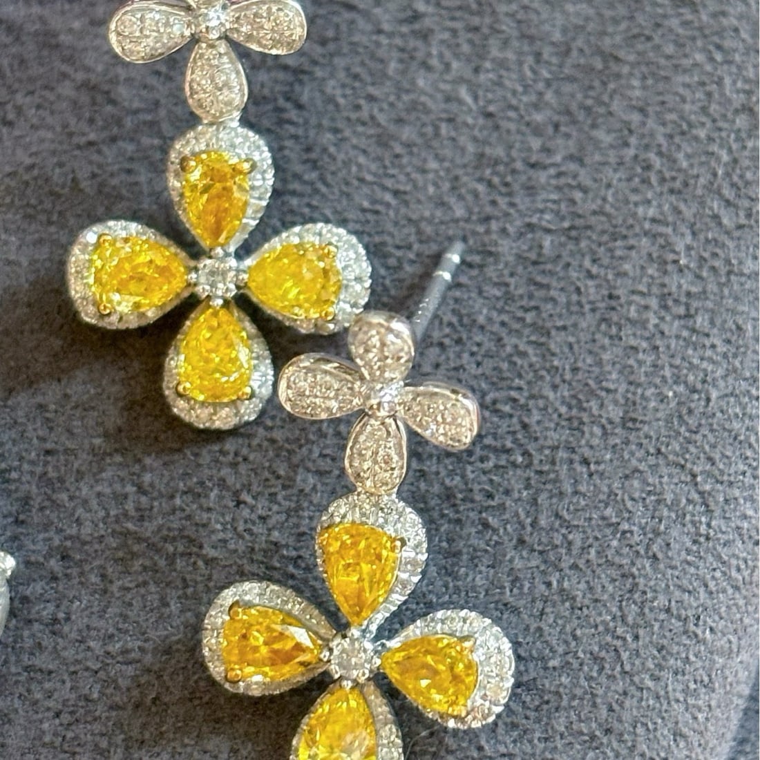 14k Gold 1.3 Ct Natural Color Diamond Earrings: Ref:231064133 // gold content:14k gold // main gemstone:diamond // shape:multiply // carat weight:1. 3ct // clarity grade:vs-si // color:color // treatment:natural // Condition: NewHigh Estimate: