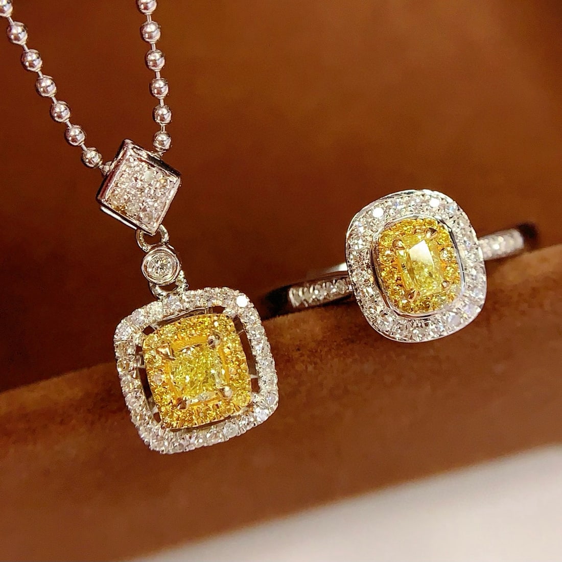 14k Gold 0.52 Ct Natural Yellow Diamond & Diamond Jewelry Set: Ref:231064134 // gold content:14k gold // ring size:7. 25us // // ring // main gemstone:yellow diamond // shape:cushion // carat weight:0. 25ct // color:yellow // treatment:natural // // adjacent gems