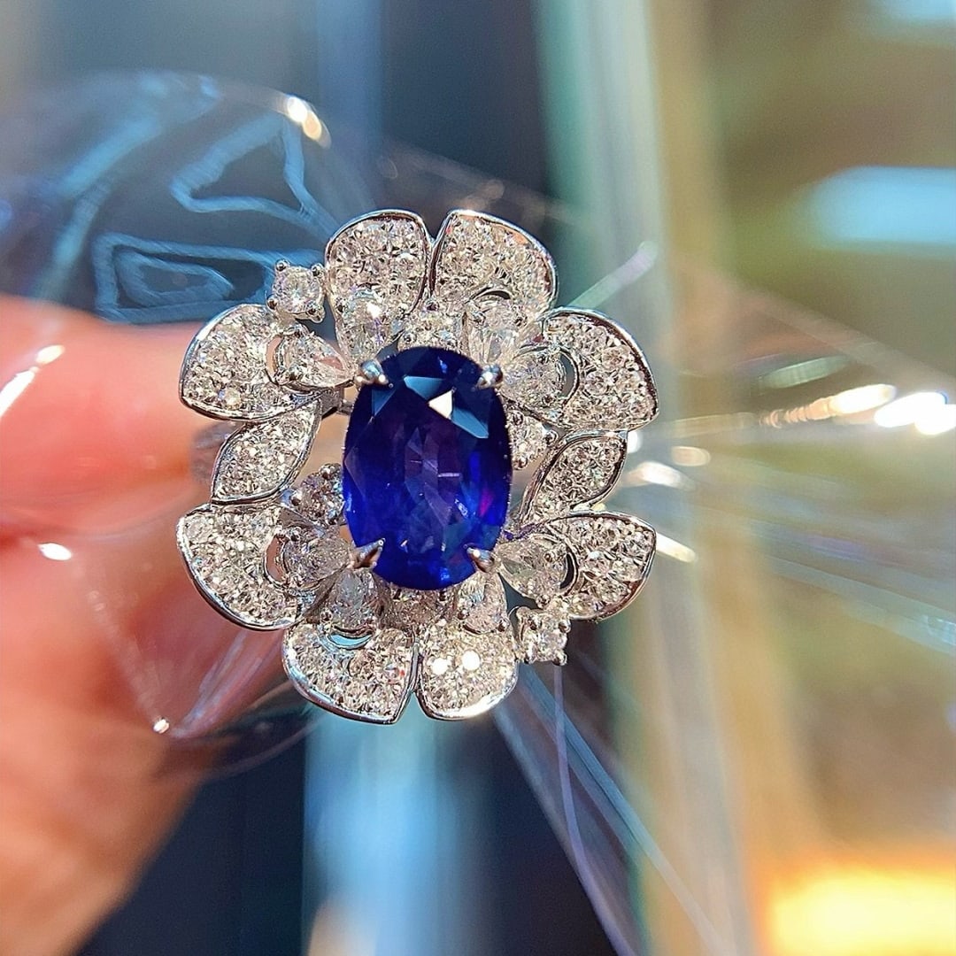 14k Gold 2.70 Ct Natural Sapphire & Diamond Ring: Ref:231064136 // gold content:14k gold // ring size:7. 25us // // main gemstone:sapphire // shape:oval // carat weight:2. 70ct // color:blue // treatment:natural // // adjacent gemstone 2 :