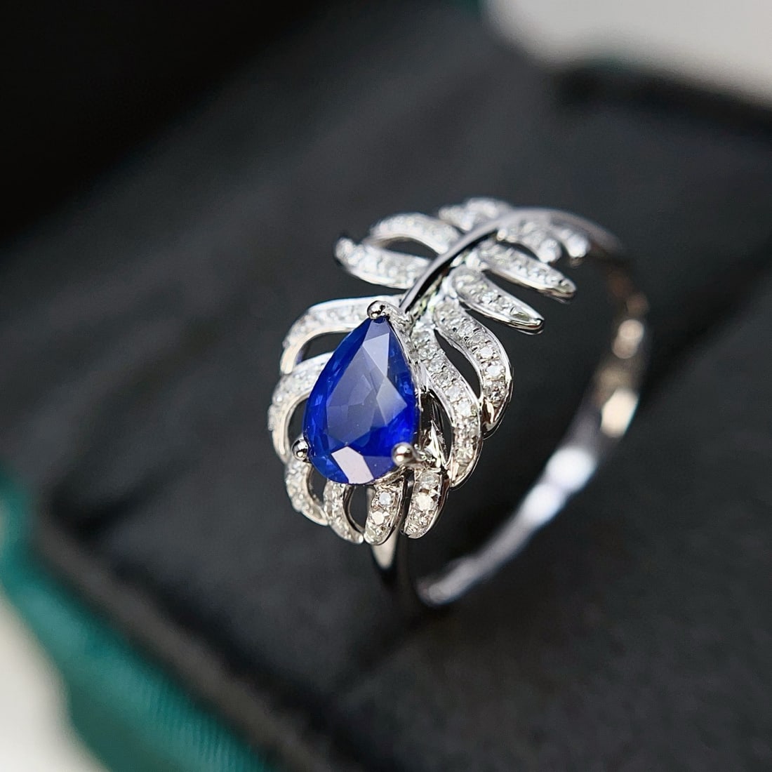 14k Gold 1.00 Ct Vivid Blue Natural Sapphire & Diamond Ring - 5