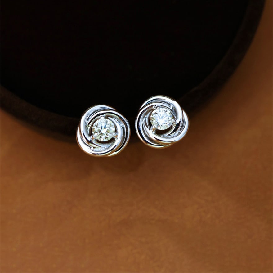 14k Gold 0.3 Ct Natural H Diamond Earrings (1 of 3)