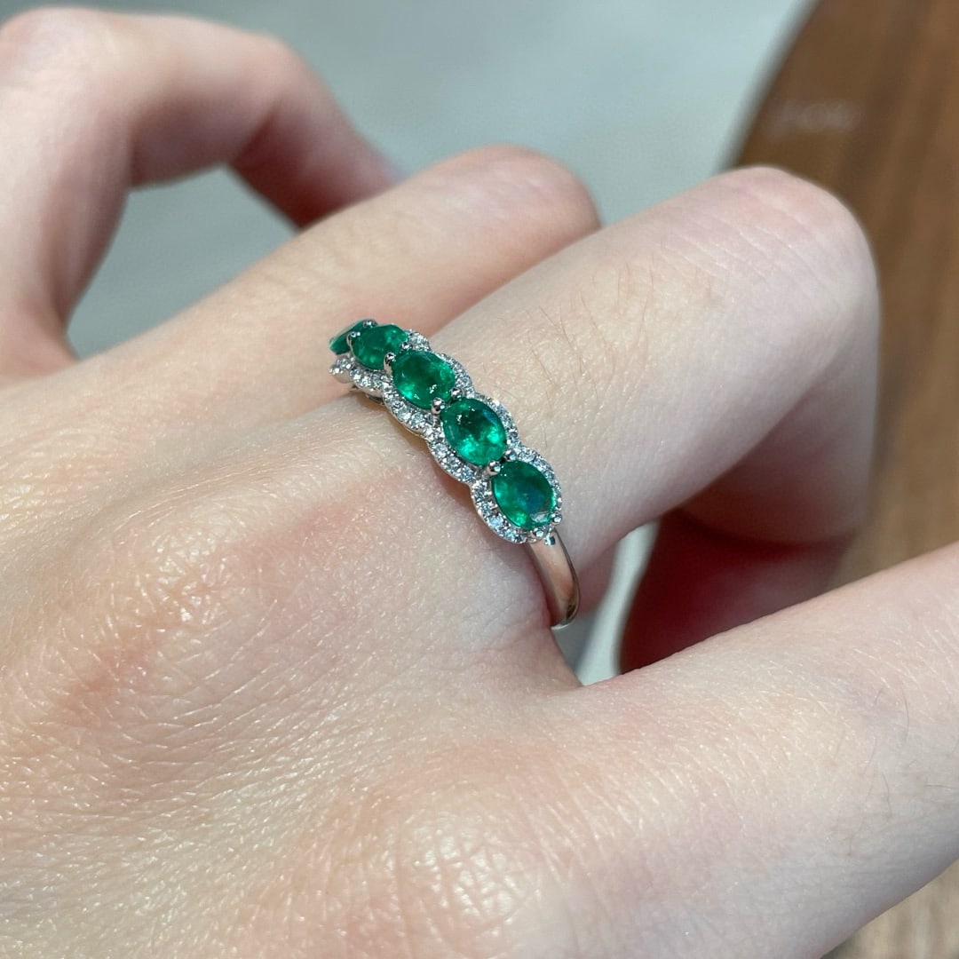 14k Gold 0.78 Ct Natural Emerald & Diamond Ring: Ref:231064227 // gold content:14k gold // ring size:7. 25us // // main gemstone:emerald // shape:oval // carat weight:0. 78ct // color:green // treatment:natural // // adjacent gemstone 2 :