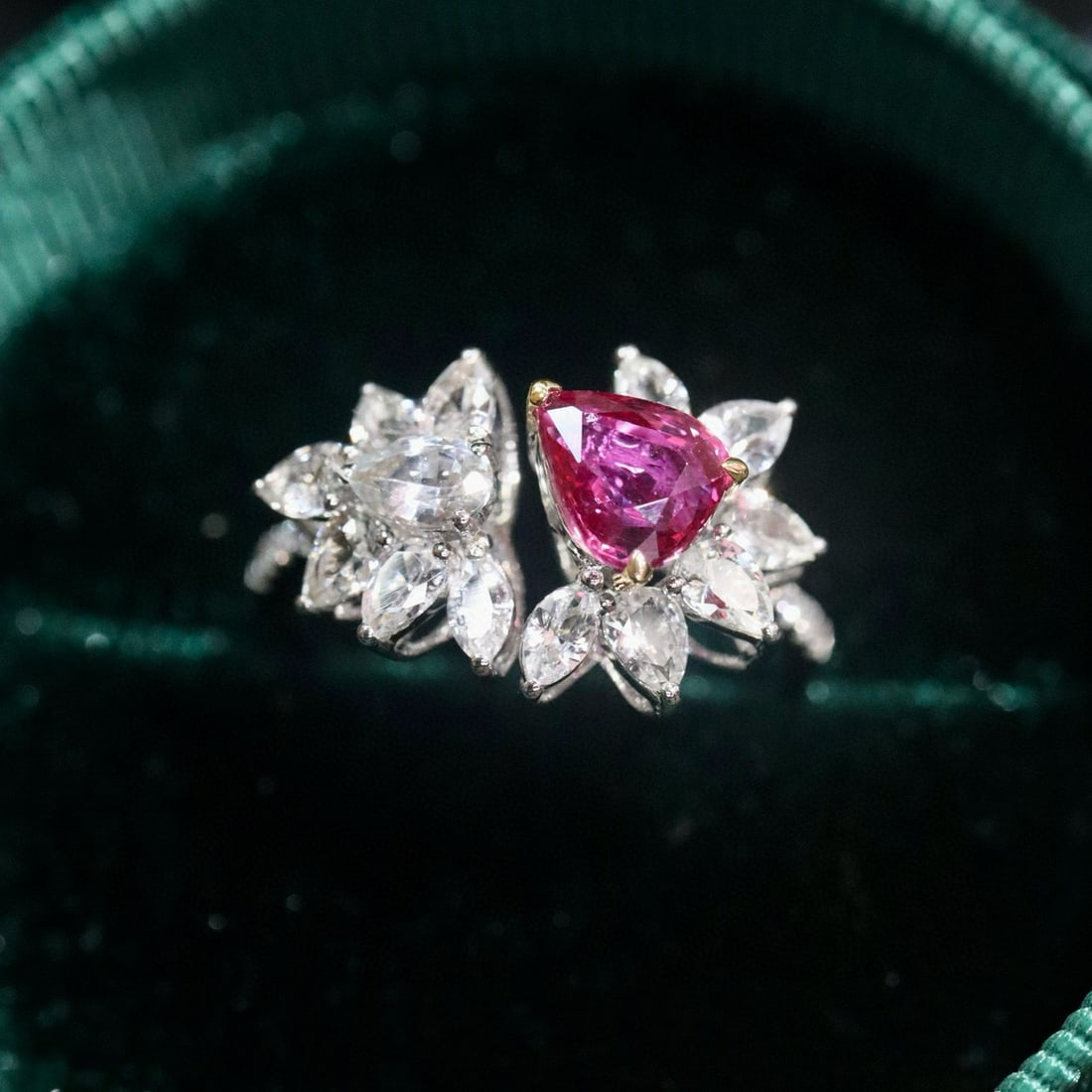 14k Gold 1.11 Ctw Natural Ruby & Diamond Ring: Ref:231064255 // gold content:14k gold // ring size:7. 25us // // main gemstone:ruby // shape:pear // carat weight:1. 03ct // color:red // treatment:natural // // adjacent gemstone 2 : diamond // shap