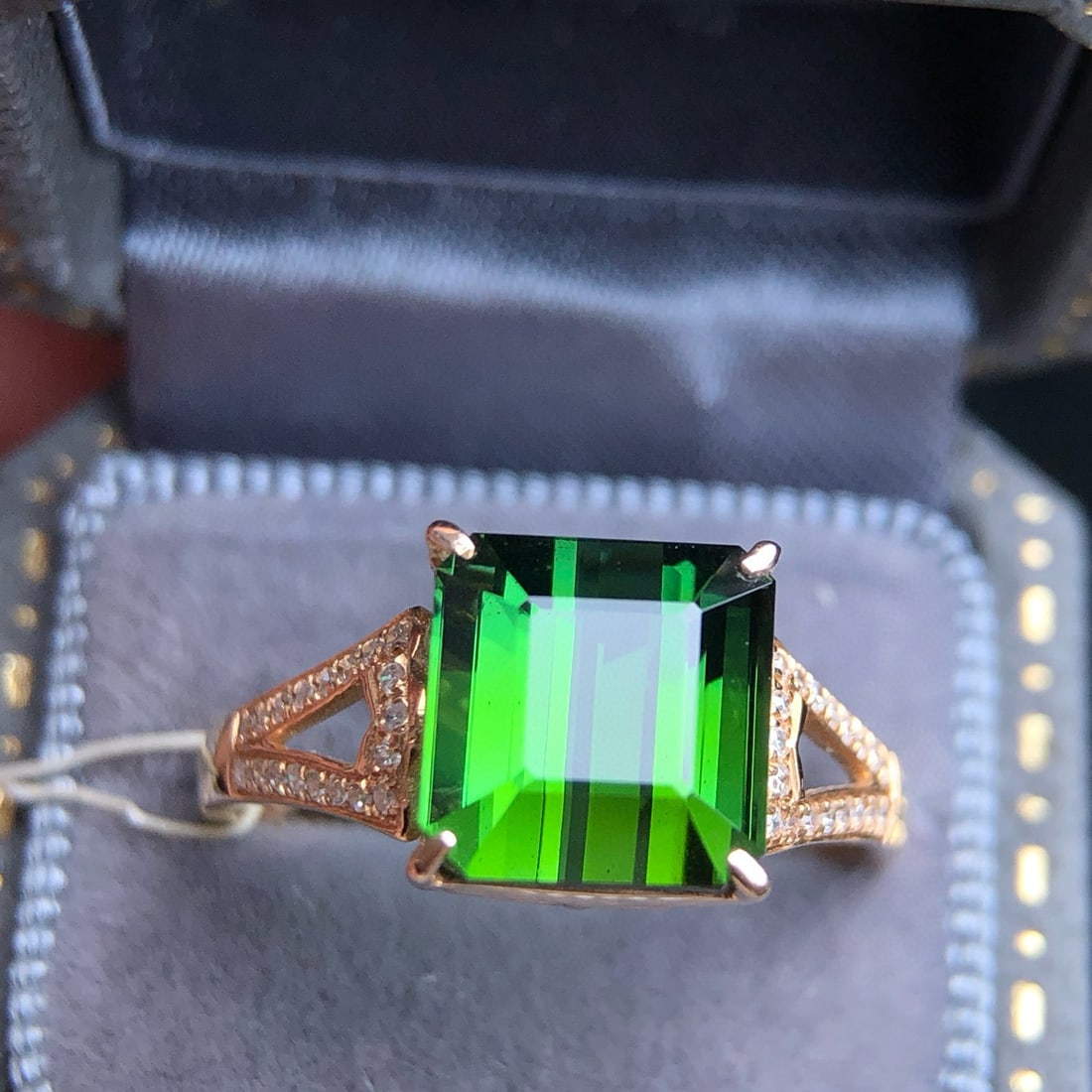 14k Gold 3.79 Ct Natural Tourmaline & Diamond Ring: Ref:231064265 // gold content:14k gold // ring size:7. 25us // // main gemstone:tourmaline // shape:octagonal // carat weight:3. 79ct // color:green // treatment:natural // // adjacent gemstone 2