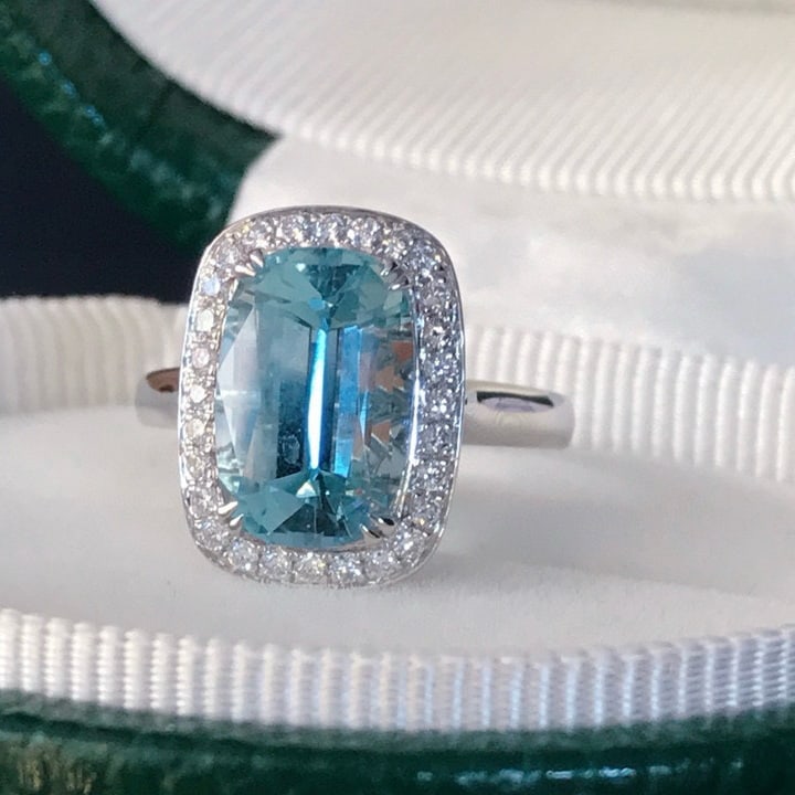 14k Gold 4.09 Ctw Natural Aquamarine & Diamond Ring/pendant( Without Chain ): Ref:231064270 // gold content:14k gold // ring size:7. 25us // // main gemstone:aquamarine // shape:cushion // carat weight:3. 66ct // color:santa maria color // treatment:natural // // adjacent gemst