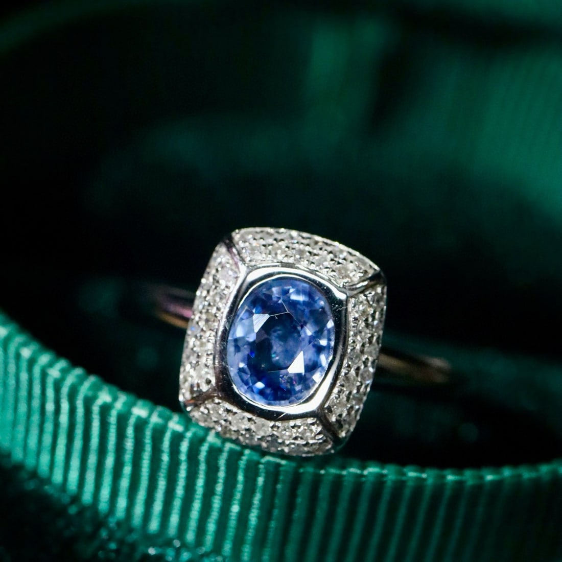 14k Gold 1.22 Ctw Natural Sapphire & Diamond Ring: Ref:231064283 // gold content:14k gold // ring size:7. 25us // // main gemstone:sapphire // shape:oval // carat weight:1. 05ct // color:blue // treatment:natural // // adjacent gemstone 2 :