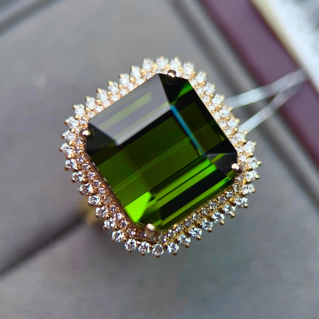 14k Gold 15.00 Ctw Natural Tourmaline & Diamond Ring: Ref:231064296 // gold content:14k gold // ring size:7. 25us // // main gemstone:tourmaline // shape:octagonal // carat weight:14. 45ct // color:green // treatment:natural // // adjacent gemstone 2