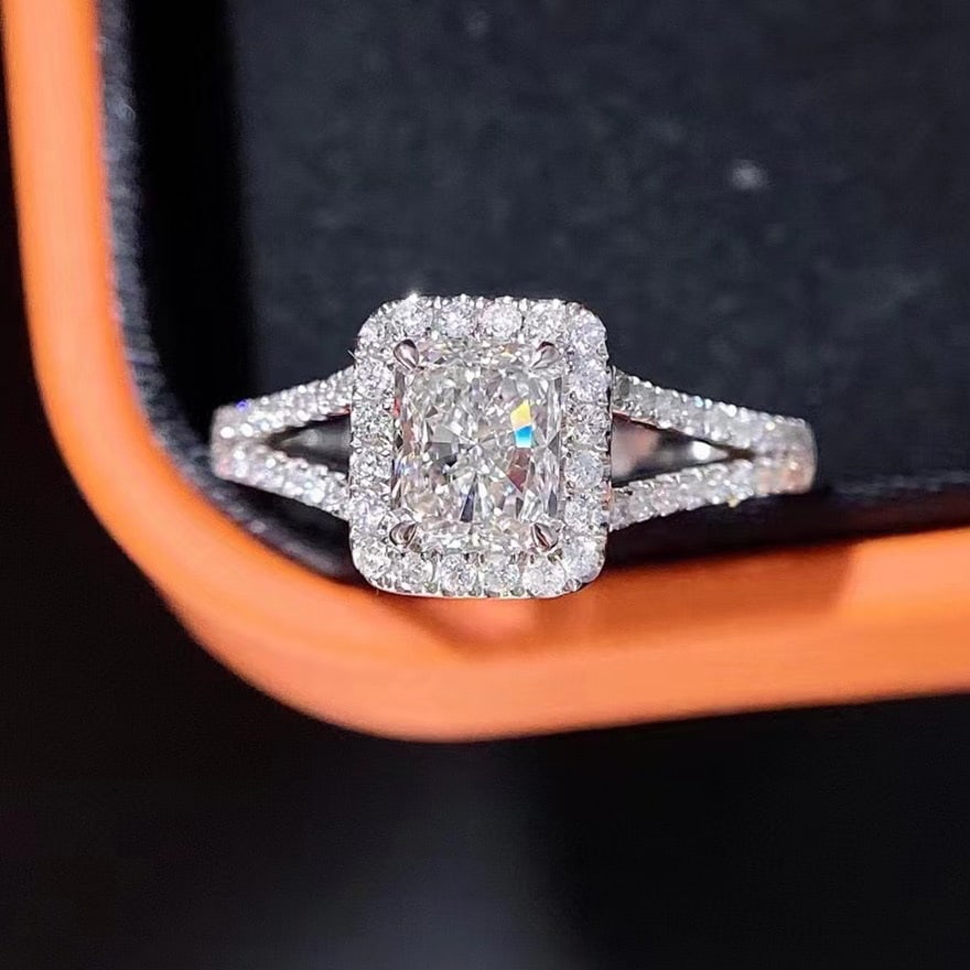 Gia Certified 14k Gold 0.72 Ct Natural G Vs1 Radiant Diamond Ring: Ref:231064298 // gold content:14k gold // ring size:7. 25us // // main gemstone:diamond // certified:gia // shape:radiant // carat weight:0. 72ct // clarity grade:vs1 // color:g //