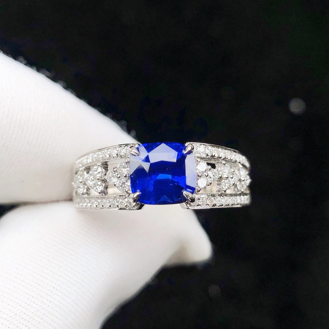 14k Gold 1.89 Ctw Natural Sapphire & Diamond Ring: Ref:231064314 // gold content:14k gold // ring size:7. 25us // // main gemstone:sapphire // shape:cushion // carat weight:1. 56ct // color:royal blue // treatment:natural // // adjacent gemstone 2