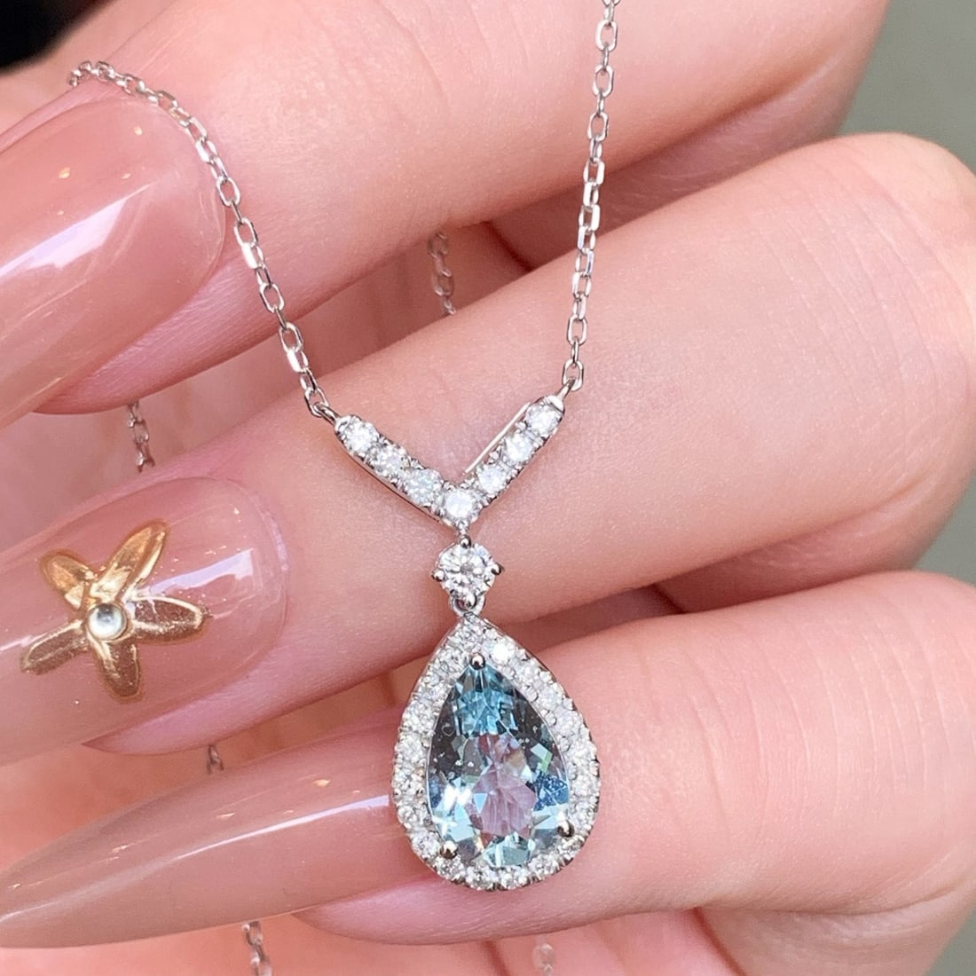 14k Gold 1.54 Ctw Natural Aquamarine & Diamond Necklace - 5
