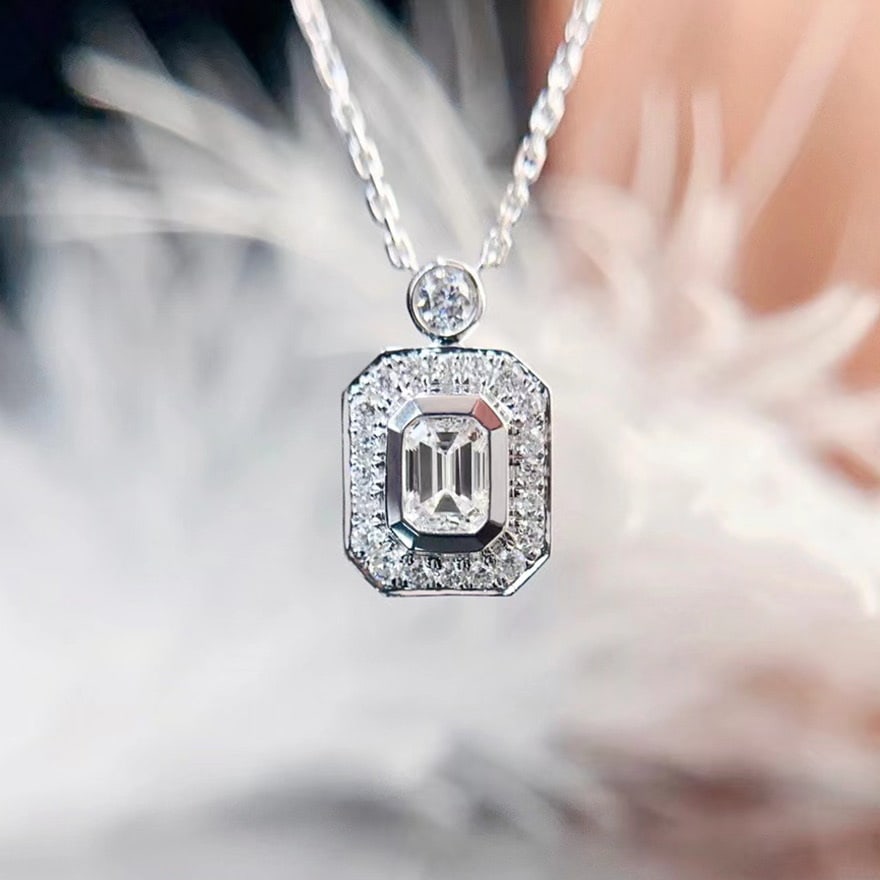 Gia Certified 14k Gold 0.3 Ct Natural H Vs2 Emerald Diamond Necklace: Ref:231064337 // gold content:14k gold // main gemstone:diamond // certified:gia // shape:emerald // carat weight:0. 3ct // clarity grade:vs2 // color:h // treatment:natural // // adjacent gemstone