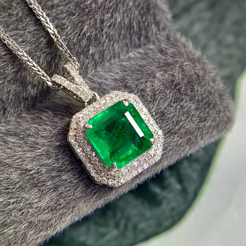 14k Gold 1.83 Ct Vivid Green Natural Emerald & Diamond Pendant( Without Chain ): Ref:231064339 // gold content:14k gold // main gemstone:emerald // shape:octagonal // carat weight:1. 83ct // color:vivid green // treatment:natural // // adjacent gemstone 2 : diamond // number of