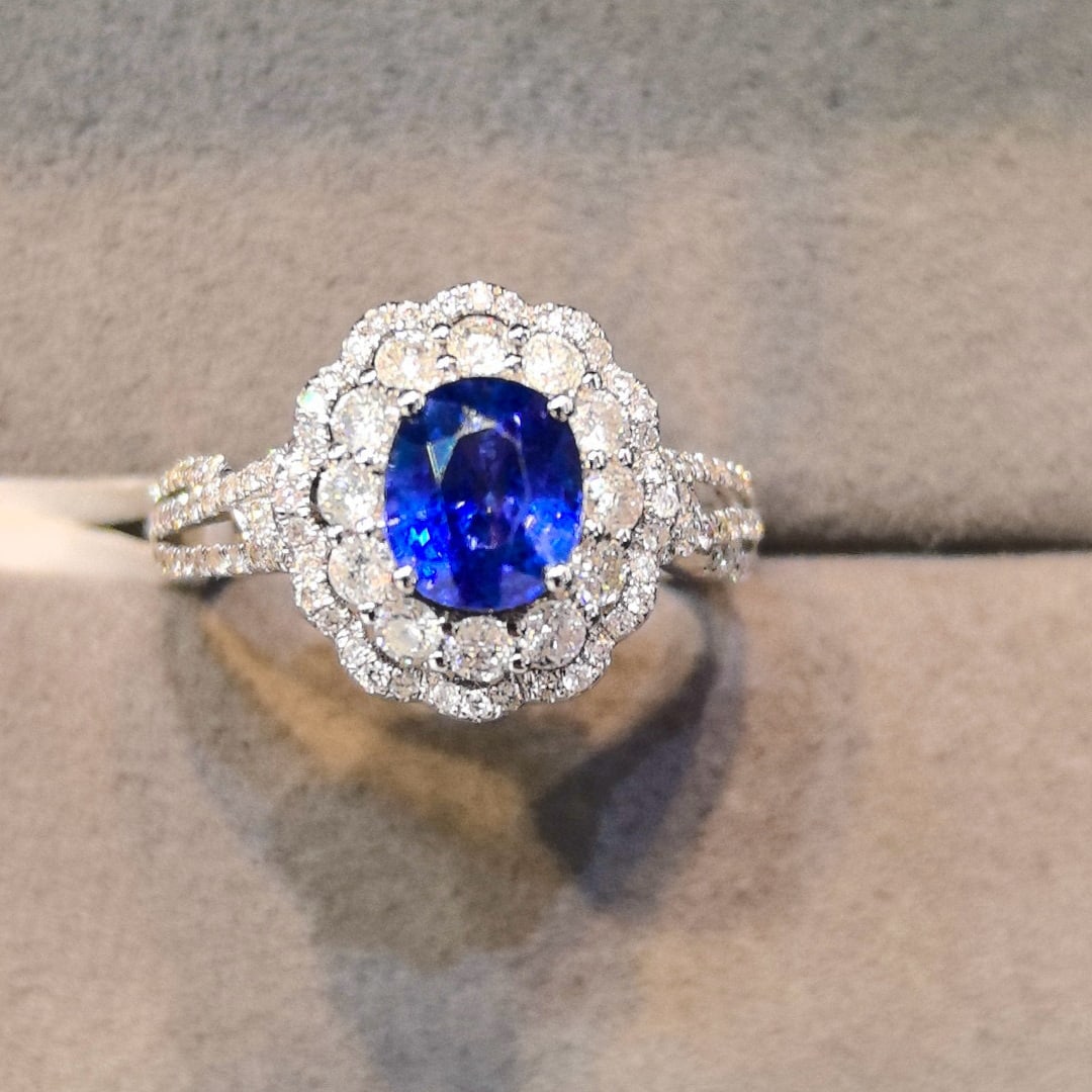 14k Gold 1.64 Ctw Natural Sapphire & Diamond Ring: Ref:231064346 // gold content:14k gold // ring size:7. 25us // // main gemstone:sapphire // shape:oval // carat weight:1. 08ct // color:royal blue // treatment:natural // // adjacent gemstone 2 :