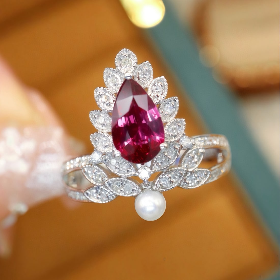 14k Gold 1.34 Ctw Natural Ruby & Diamond Ring: Ref:231064347 // gold content:14k gold // ring size:7. 25us // // main gemstone:ruby // shape:pear // carat weight:1. 10ct // color:red // treatment:natural // // adjacent gemstone 2 : diamond //