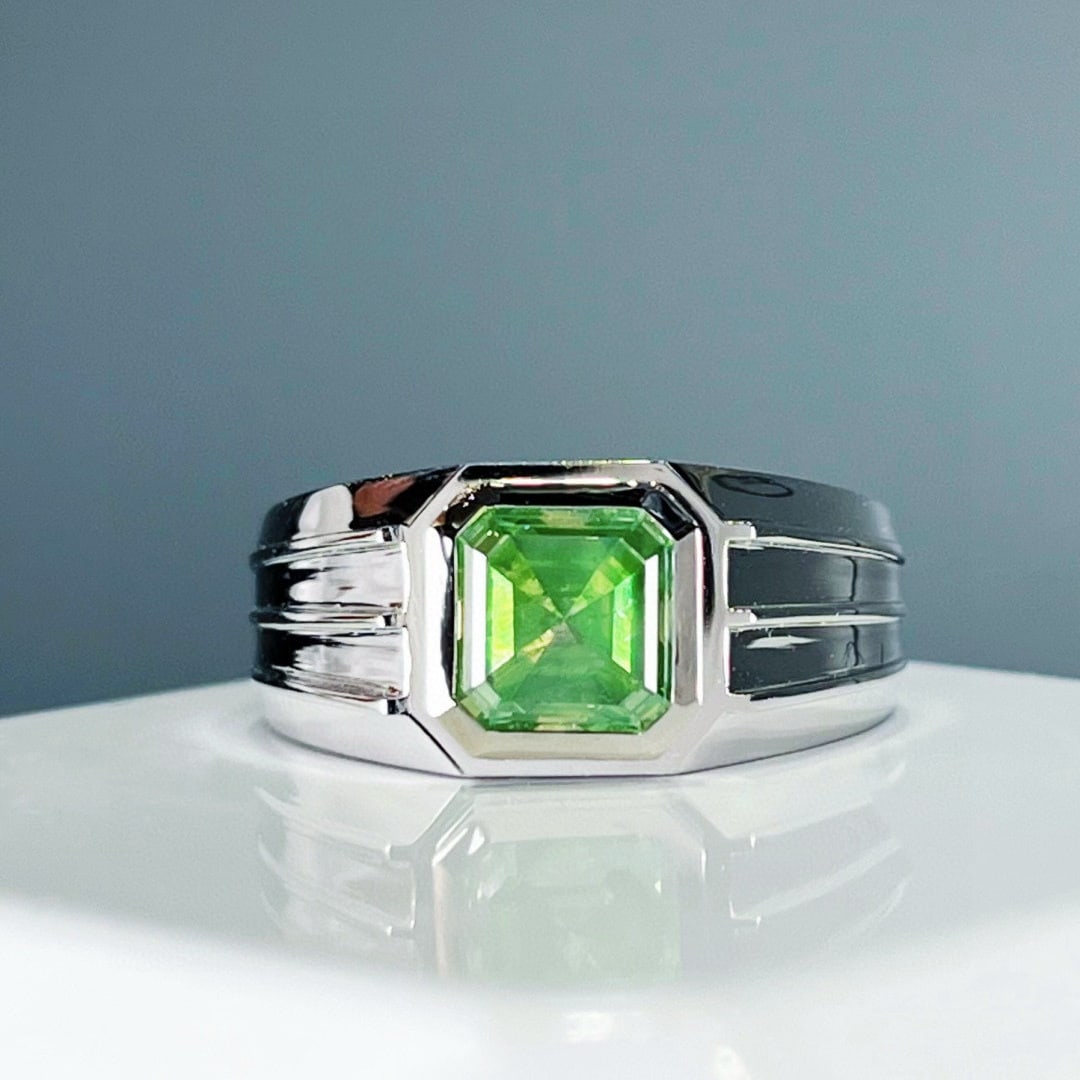 14k Gold 2.56 Ct Natural Green Diamond Ring: Ref:231064419 // gold content:14k gold // ring size:7. 25us // // main gemstone:green diamond // shape:asscher // carat weight:2. 56ct // color:green // treatment:natural // Low Estimate: