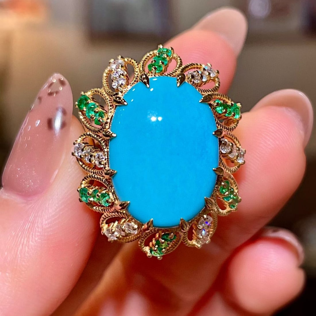 14k Gold 8.49 Ctw Natural Turquoise & Diamond Ring: Ref:231065051 // gold content:14k gold // ring size:7. 25us // // main gemstone:turquoise // shape:oval // carat weight:7. 98ct // color:blue // treatment:natural // // adjacent gemstone 2 :