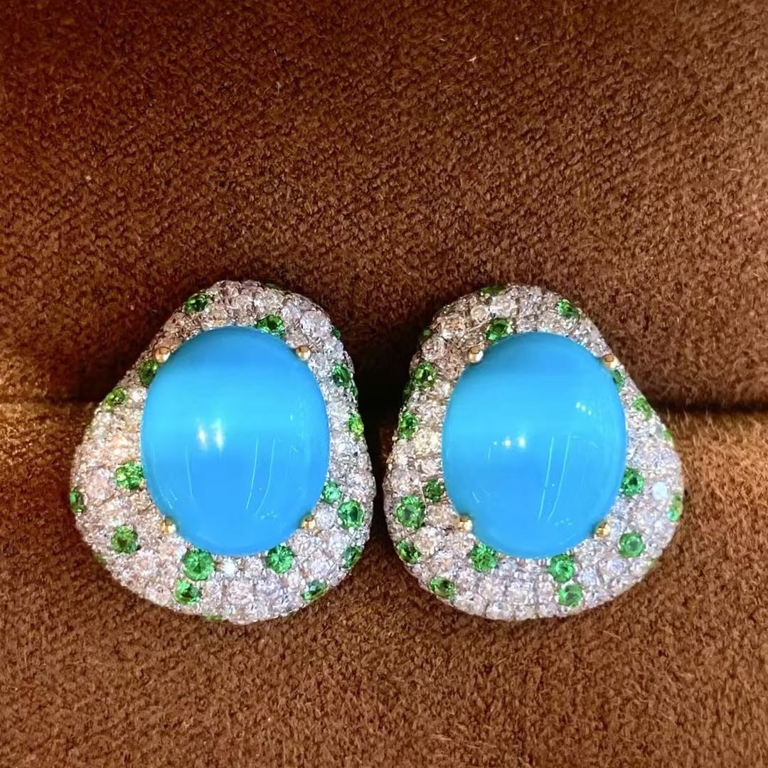 14k Gold 11.93 Ctw Natural Turquoise & Diamond Earrings: Ref:231065125 // gold content:14k gold // main gemstone:turquoise // shape:oval // carat weight:10. 5ct // color:blue // treatment:natural // // adjacent gemstone 2 : diamond // shape:round //