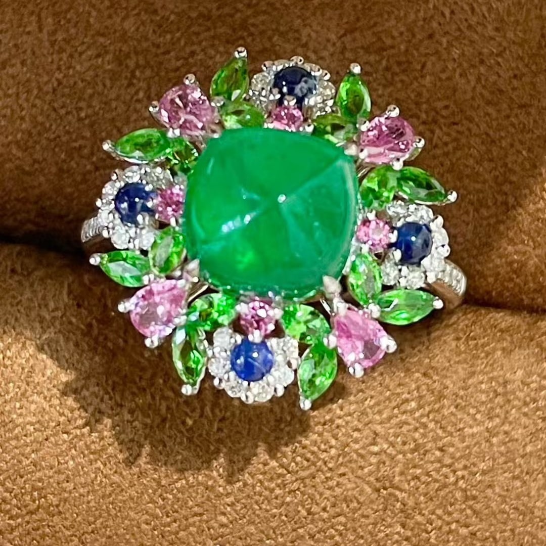 14k Gold 2.85 Ctw Natural Emerald & Diamond Ring: Ref:231065176 // gold content:14k gold // ring size:7. 25us // // main gemstone:emerald // shape:sugar-loaf // carat weight:2. 5ct // color:green // treatment:natural // // adjacent gemstone 2 :