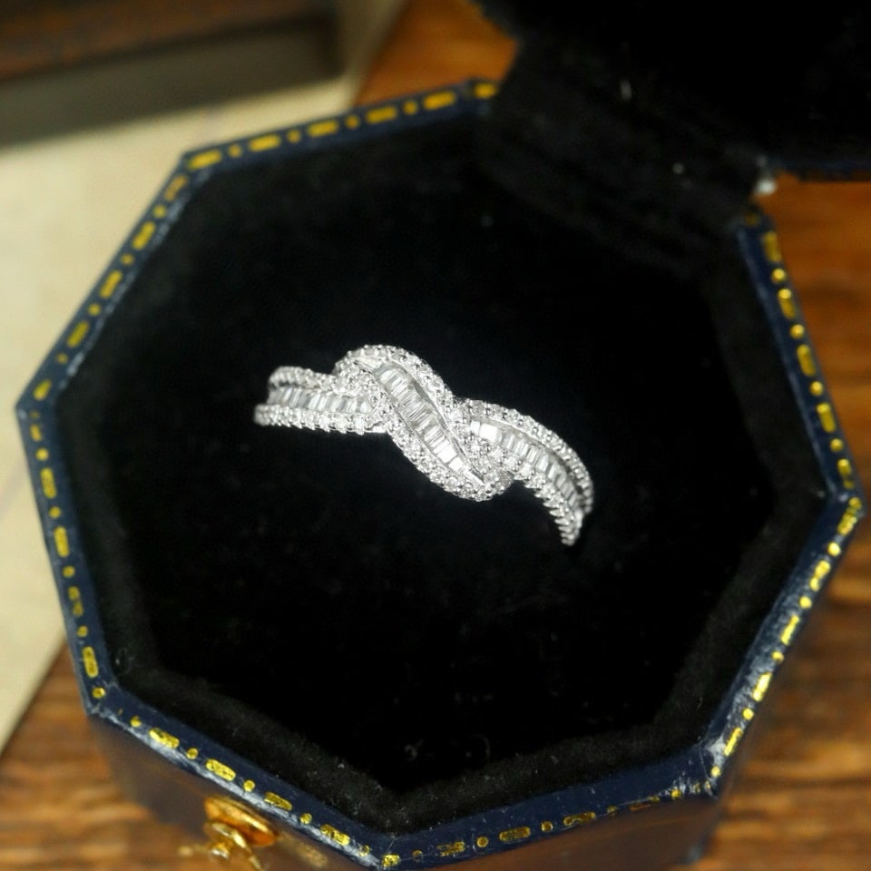 14k Gold 0.55 Ct Natural H Diamond Ring - 2