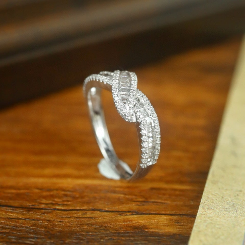 14k Gold 0.55 Ct Natural H Diamond Ring - 4