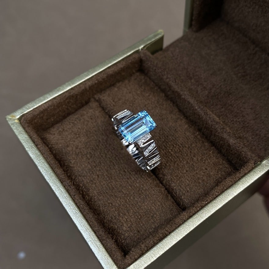 14k Gold 1.85 Ct Natural Aquamarine & Diamond Ring - 5