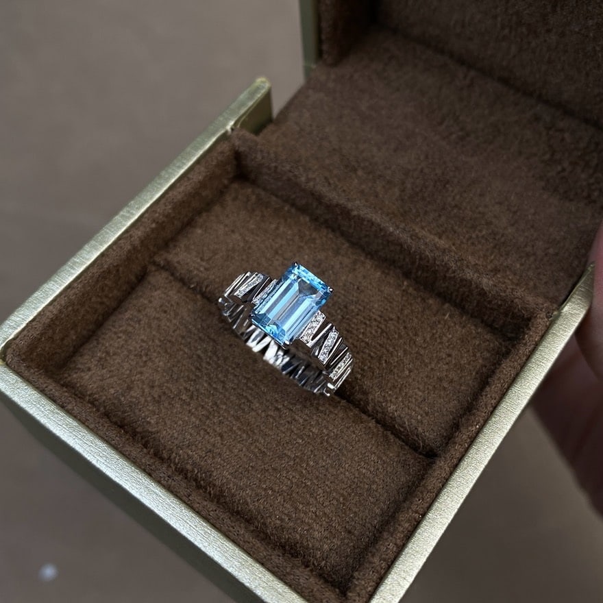 14k Gold 1.85 Ct Natural Aquamarine & Diamond Ring - 6