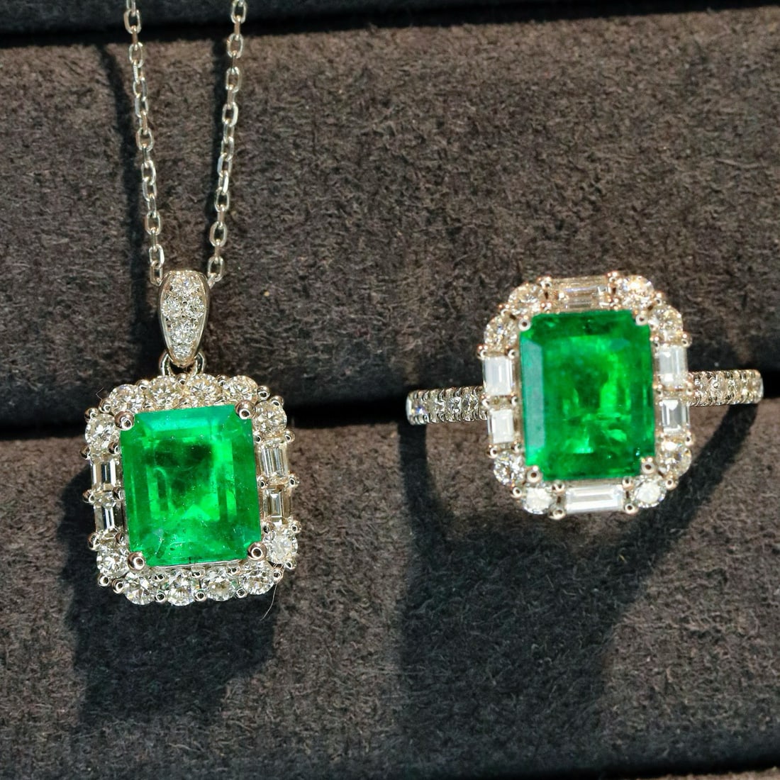 14k Gold 5.84 Ctw Vivid Green Natural Emerald & Diamond Jewelry Set: Ref:231066055 // gold content:14k gold // ring size:7. 25us // // ring // main gemstone:emerald // shape:octagonal // carat weight:2ct // color:vivid green // treatment:natural // // adjacent
