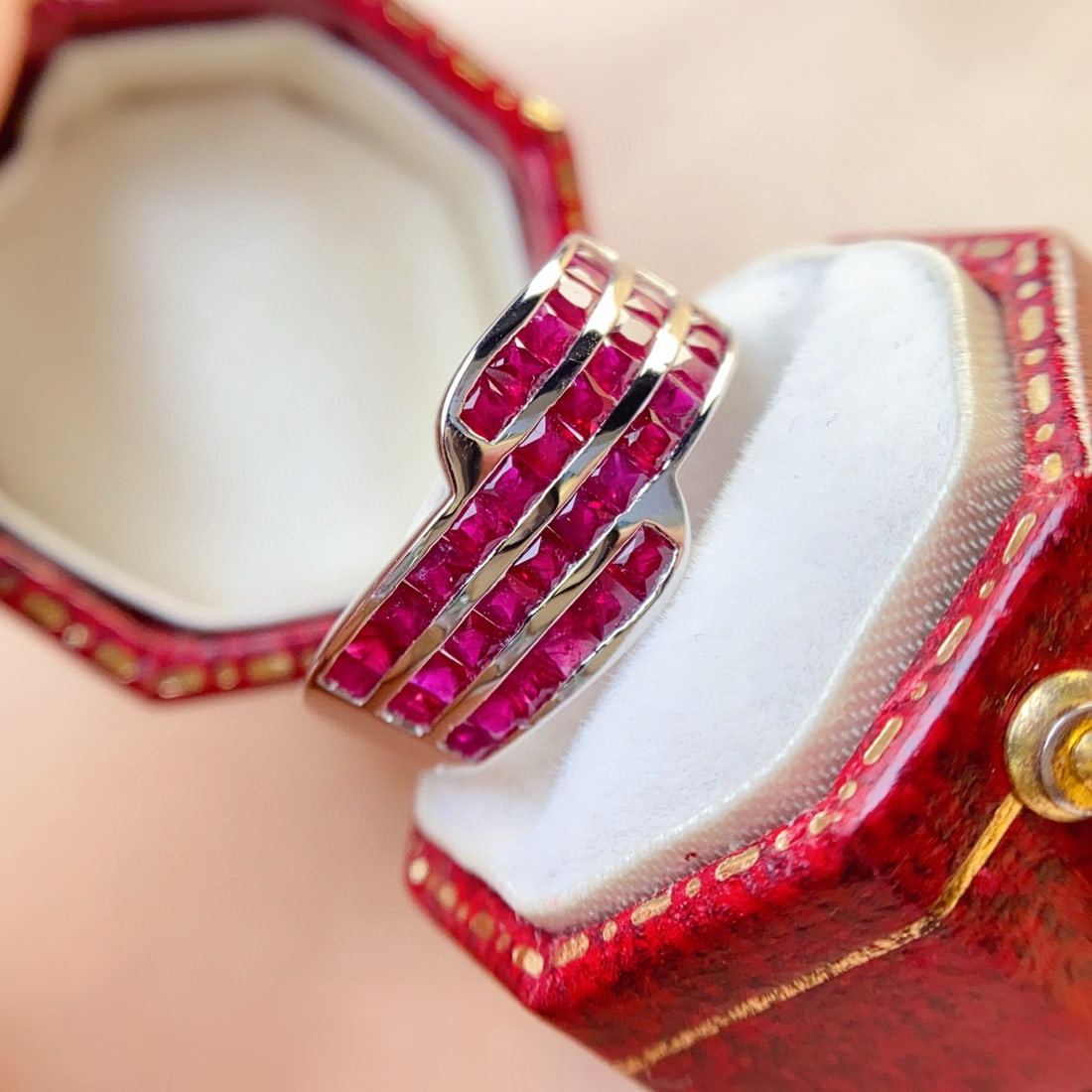 14k Gold 2.00 Ct Natural Ruby Ring - 4