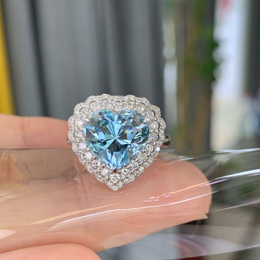 14k Gold 4.82 Ctw Natural Aquamarine & Diamond Ring/pendant( Without Chain ): Ref:231066077 // gold content:14k gold // ring size:7. 25us // // main gemstone:aquamarine // shape:heart // carat weight:4. 09ct // color:santa maria color // treatment:natural // // adjacent gemston