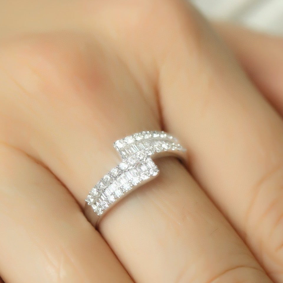 14k Gold 0.60 Ct Natural H Diamond Ring - 5