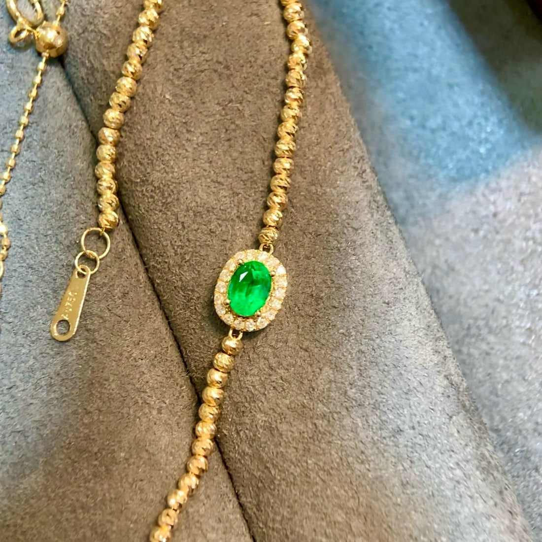 14k Gold 0.43 Ctw Vivid Green Natural Emerald & Diamond Bracelet (1 of 4)