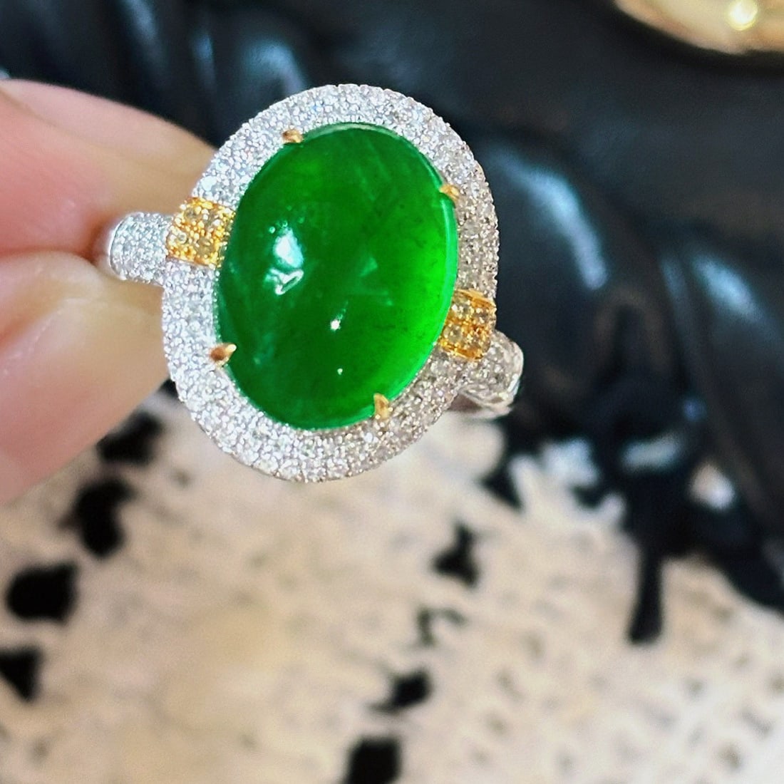 14k Gold 4.39 Ct Vivid Green Natural Emerald & Diamond Ring: Ref:231066161 // gold content:14k gold // ring size:7. 25us // // main gemstone:emerald // shape:oval // carat weight:4. 39ct // color:vivid green // treatment:natural // // adjacent gemstone 2 :