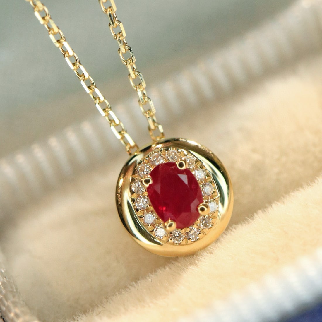 14k Gold 0.22 Ctw Vivid Red Natural Ruby & Diamond Necklace: Ref:231066162 // gold content:14k gold // main gemstone:ruby // shape:oval // carat weight:0. 17ct // color:vivid red // treatment:natural // // adjacent gemstone 2 : diamond // shape:round // carat w