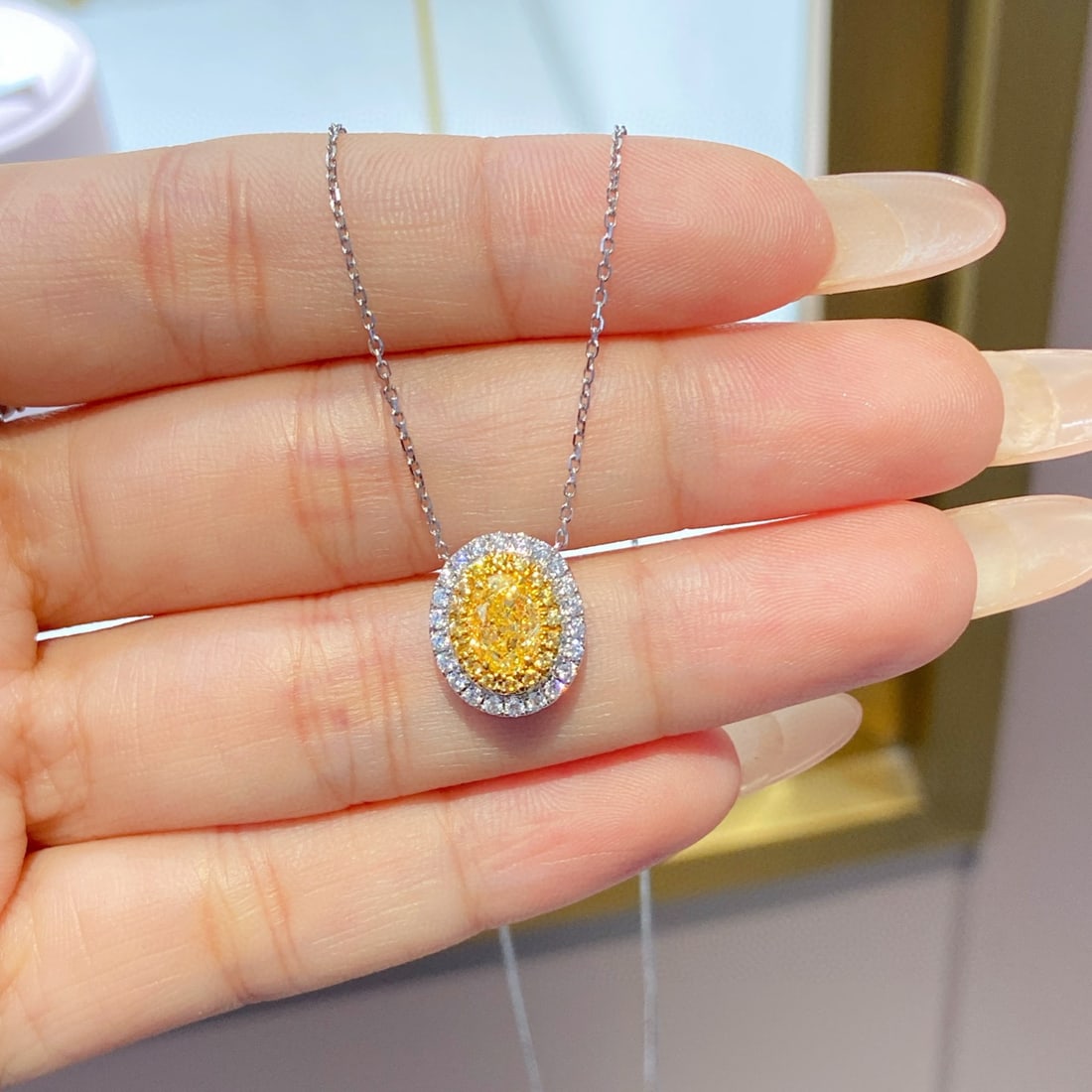 14k Gold 1.35 Ctw Natural Yellow Diamond & Diamond Necklace: Ref:231066168 // gold content:14k gold // main gemstone:yellow diamond // shape:oval // carat weight:1. 01ct // color:yellow // treatment:natural // // adjacent gemstone 2 : diamond // shape:round