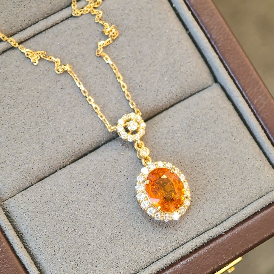 14k Gold 3.31 Ctw Natural Spessartine & Diamond Necklace: Ref:231066186 // gold content:14k gold // main gemstone:spessartine // shape:oval // carat weight:2. 90ct // color:orange // treatment:natural // // adjacent gemstone 2 : diamond // shape:round //